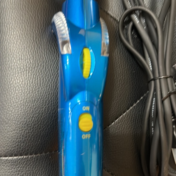 NWT Bed Head Tigi stying iron - Picture 8 of 8